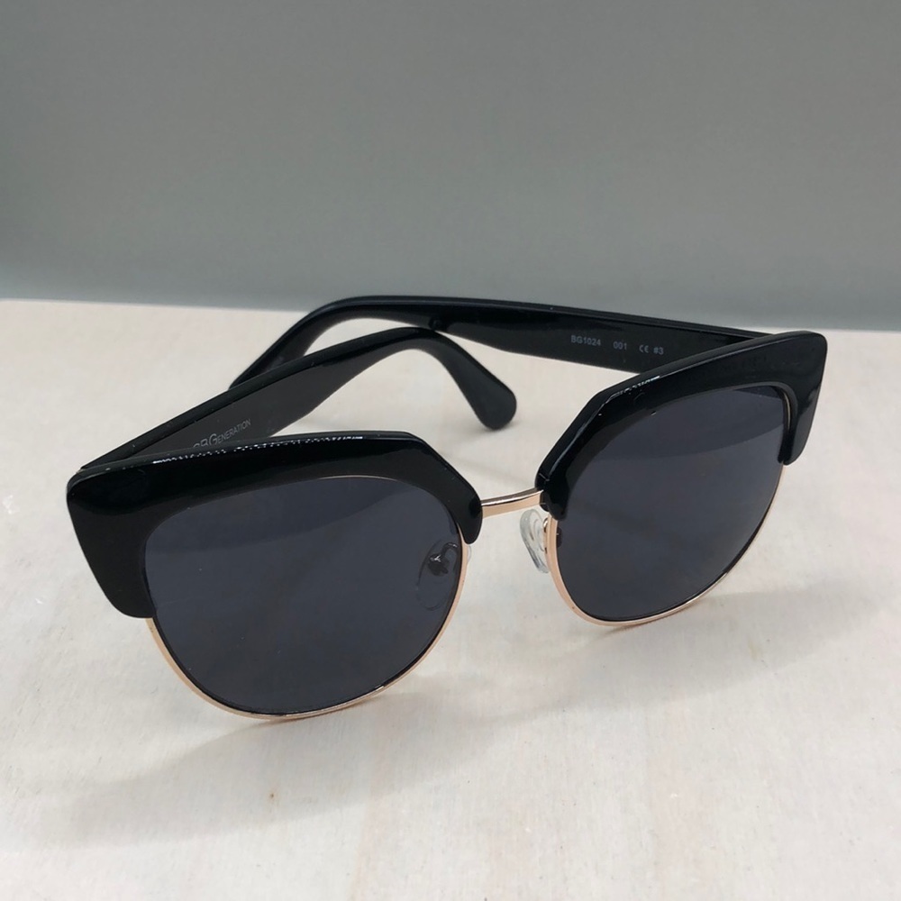 BCBG Bcbgeneration BG 1024 001 Sunglasses Angular Club Combo Sunglasses